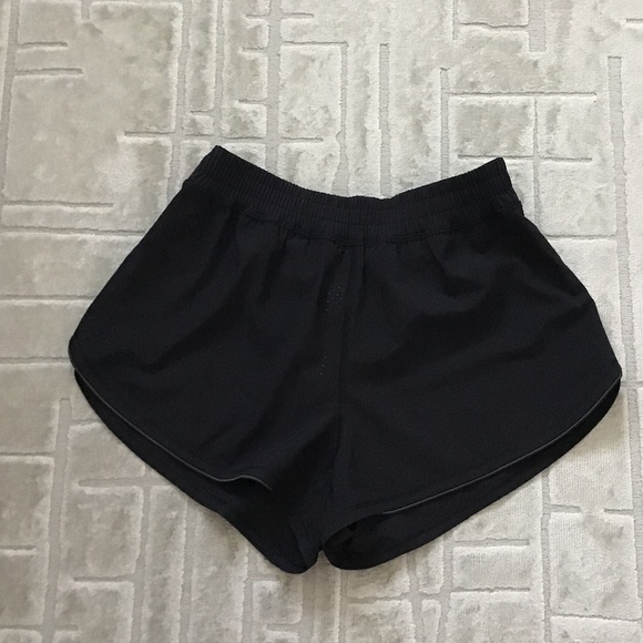 Lululemon Surefire Shorts 3” - Picture 4 of 7